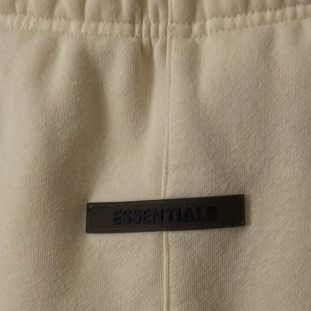 FEAR OF GOD ESSENTIALS Sweatpants Joggers Cream/Buttercream - Picture 10 of 12
